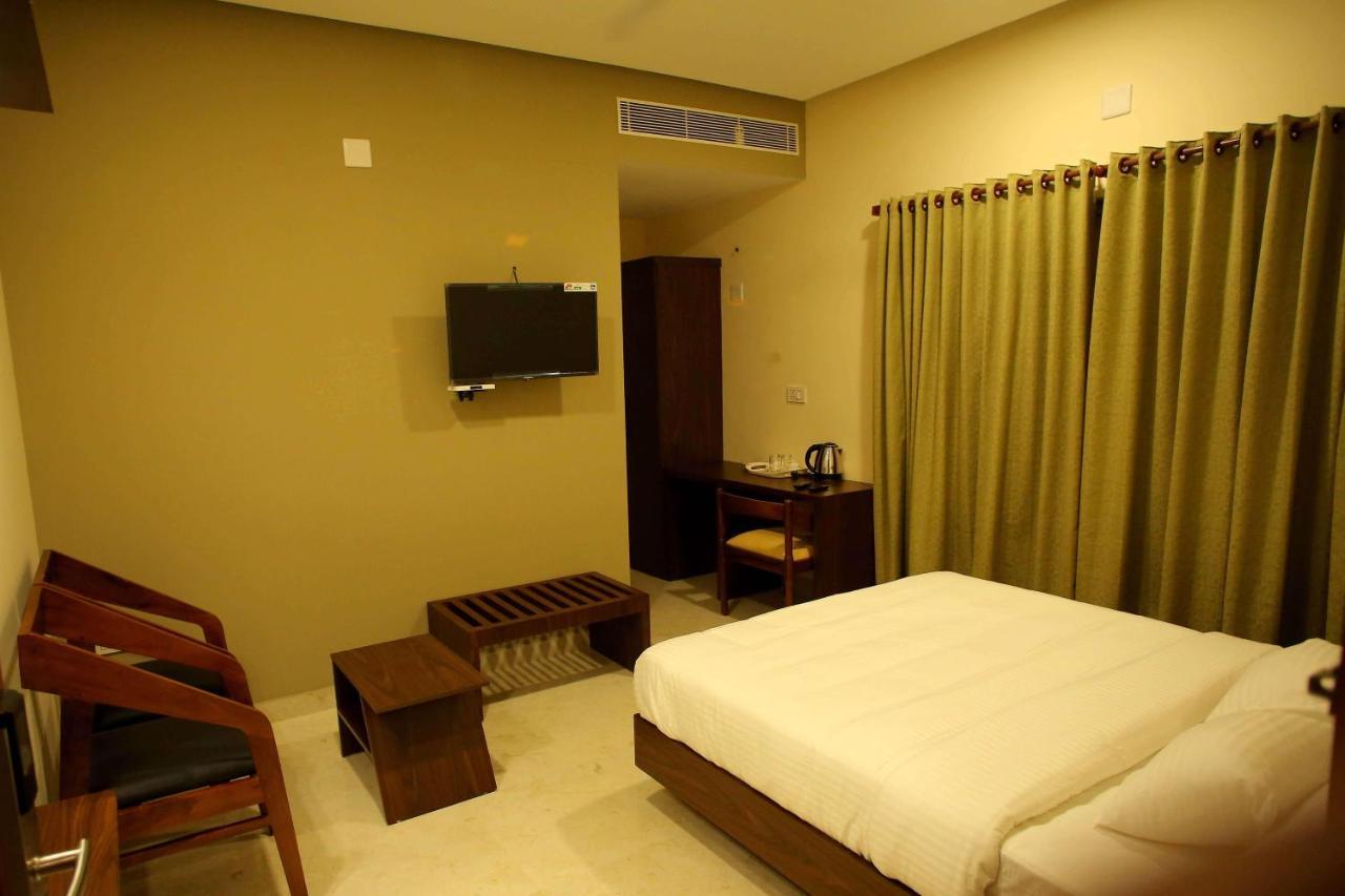 Kira Palace Residency Hotel Ernakulam Kültér fotó